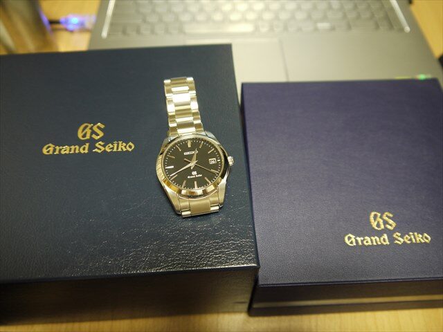グランドセイコーのクォーツ時計SBGX061を買ったのでレビュー！ | だら 
